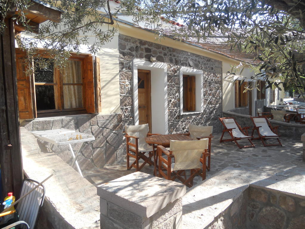 Nadia Apartments Mithimna Exterior foto