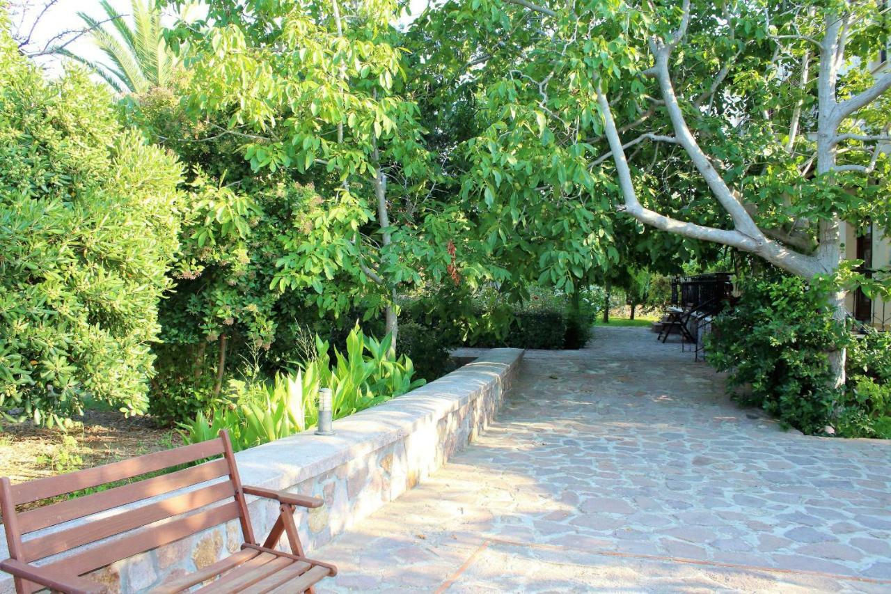 Nadia Apartments Mithimna Exterior foto